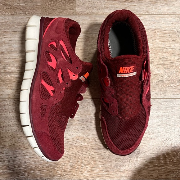 Nike Sneakers - Picture 1 of 4